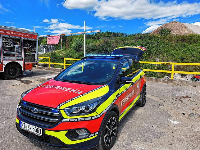 Bild 17: Wehr: Feuer auf der Mülldeponie - Bilder des Einsatzes auf dem Lachengraben