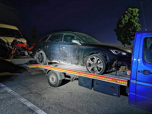 Die Fahrzeuge werden sichergestellt.