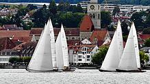 Die Strömung im Bodensee vor Überlingen war so stark, dass es nicht nur die Schwimmer, sondern auch die Segler zu spüren bekommen haben, ...