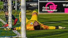 Platt: Symbolisch ist das Bild von Torwart Cihan Ceylan vom VfB Waldshut. Der 29-Jährige hielt beim 1:6 gegen den designierten Meister ...