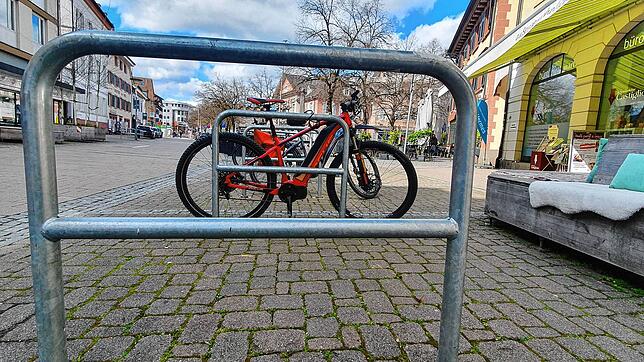 „Unverzichtbar“ sind für die IG Velo die Radständer vor dem Unverpackt-Laden. Das Neumöblierungskonzept sieht aber vor, dass einige ...