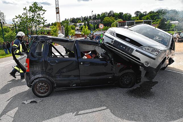 Bild 25: Bilder der Abschlussübung einer Blaulichtorganisationenübergreifenden Fortbildung