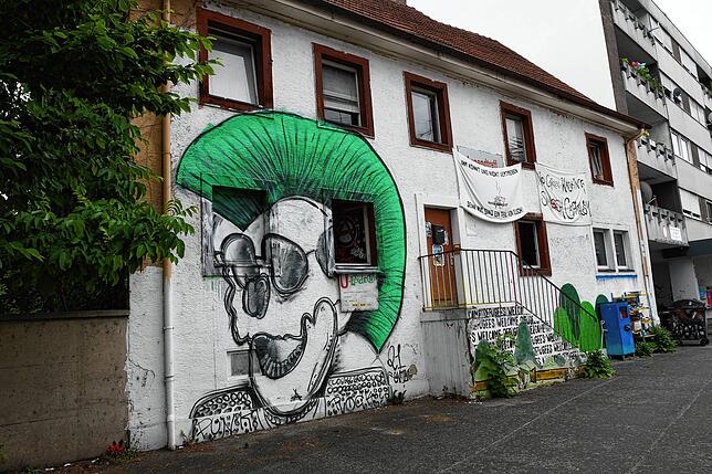 Die Teestube muss weichen. Das Gebäude in der Singener Hauptstraße soll abgerissen werden.