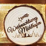 Mit diesen Holzscheiben, auf deren Rückseite ein Name eingebrannt werden kann, starten die Initiatoren des Weihnachtswegs eine ...