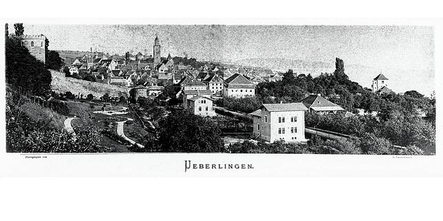 Das Foto von Mitte der 1880er Jahre zeigt den Stadtgarten von Westen her in frühem Entwicklungsstadium: Am Abhang links sind noch die ...