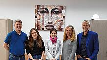 Michael Schachner (von links), Franziska Welde, Tanja Schäuble, Regina Koch und Schulleiter Jürgen Herrmann. Bild: Kaufmännische Schule ...