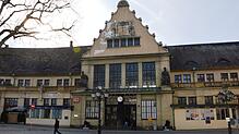 Das historische Bahnhofsgebäude auf der Lindauer Insel soll auch nach dem Neubau des Bahnhofs auf dem Festland erhalten bleiben.