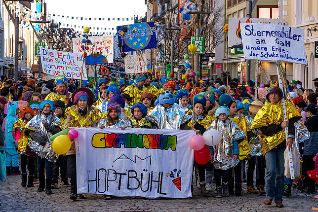 Bild 8: Bilder vom großen Kinderumzug in VS-Villingen am Schmotzigen &ndash; Teil 4