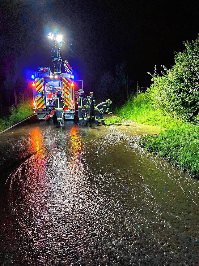 Bild 18: Bilder vom Hochwasser an der B313-Baustelle und bei Espasingen und Bodman