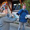Das Narrenblatt der Historischen Narrenzunft ist fertig: Ochsenbachkurier-Chefredakteurin Annika Rössler bekommt endlich ihr ...
