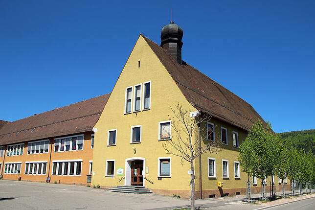 Für die Blumberger Werkrealschule kam auf Antrag der CDU Schulamtsleiterin Sabine Rösner aus Donaueschingen und gab eine ...