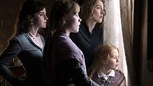 Die vier March-Mädchen (von links): Meg (Emma Watson), Amy (Florence Pugh), Jo (Saoirse Ronan) und Beth (Eliza Scanlen) in einer Szene ...