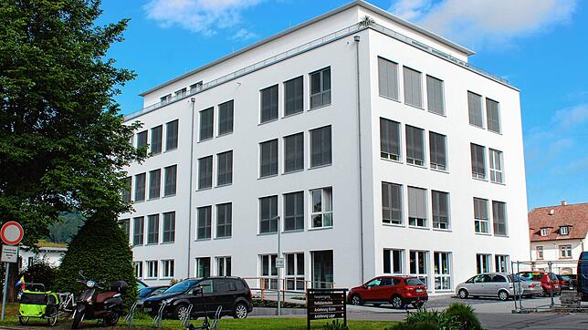 In das Ärztehaus beim Krankenhaus Stockach zieht bald ein Medizinisches Versorgungszentrum (MVZ) ein. Die Gemeinde Orsingen-Nenzingen ...