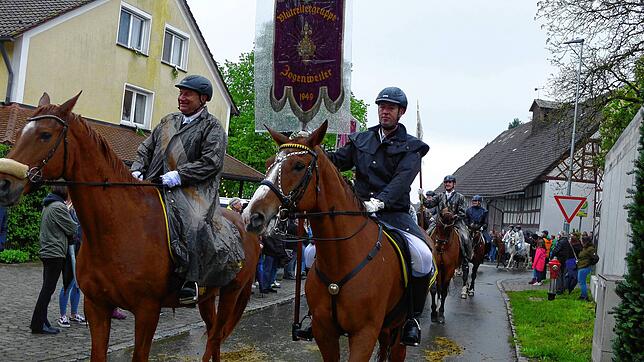 Bild 1: Bilder vom Georgiritt in Limpach im Deggenhausertal am Muttertag
