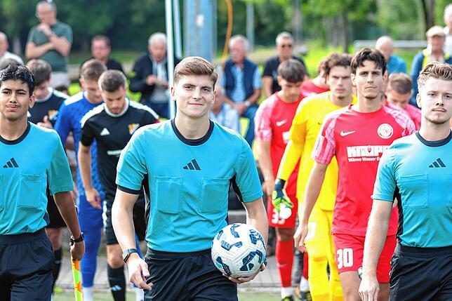 Bild 1: SV 08 Laufenburg spielt 2:2 gegen den SV Bühlertal – und wir haben Fotos!