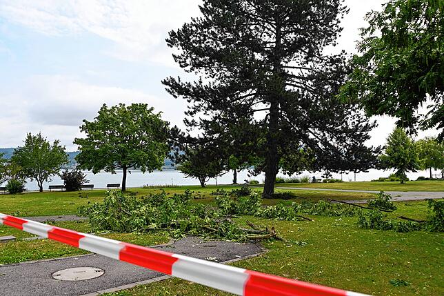 Bild 36: Bilder von den Einsätzen und massiven Schäden nach dem Unwetter in Bodman-Ludwigshafen
