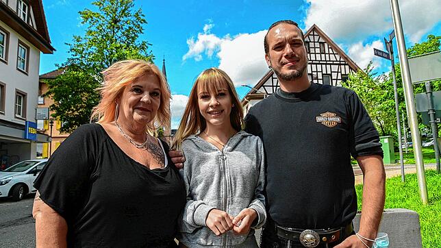 Jürgen Hermann mit seiner Frau Petra und Tochter Finnja. Den Urlaub in München, in dem der Familienvater einer Frau vielleicht das Leben ...