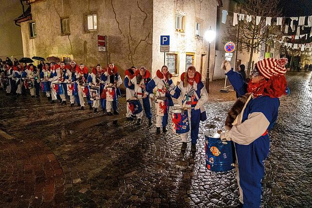 Bild 12: 150 Jahre Katzenmusik: Narren feiern in den Stüble und im Narrendorf