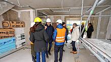 Ein erster Rundgang durch die Häuser zeigt auf der Baustelle Weiherhof Nord, wie schnell die Bauarbeiten vorankommen. In ein paar ...
