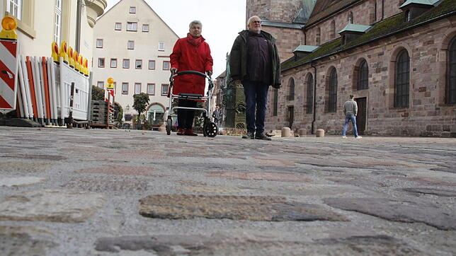 Immer unansehnlicher und schwerer zu begehen, ist der Villinger Münsterplatz. Das machten im Oktober 2018 Vertreter des städtischen ...