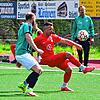 Trifft weiter konstant: Nexhdet Gusturuanaj (Bildmitte, gegen den Zeller Daniel Philipp) leitete mit zwei Treffern den 6:0-Sieg des FC ...