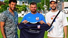 Zwei Neue für den VfB Waldshut: Sportchef Veslel Alidemaj (Mitte) freut sich auf den Marokkaner Mounaim Eloumni (links) und Avroni ...