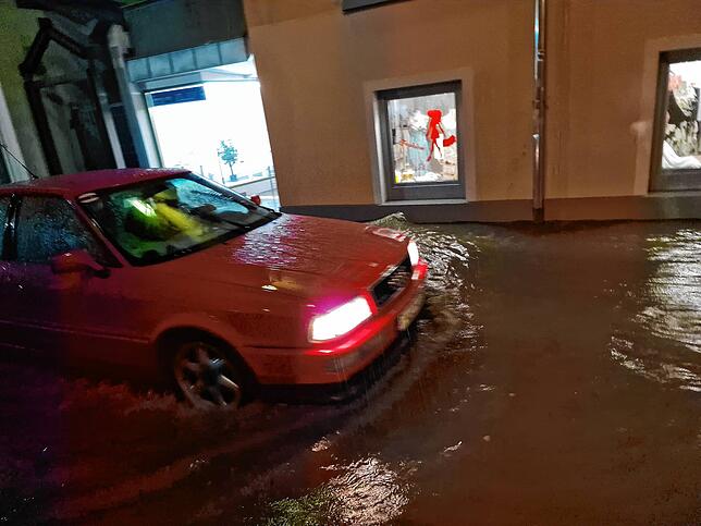 Bild 19: Starkregen setzt Überlingen unter Wasser