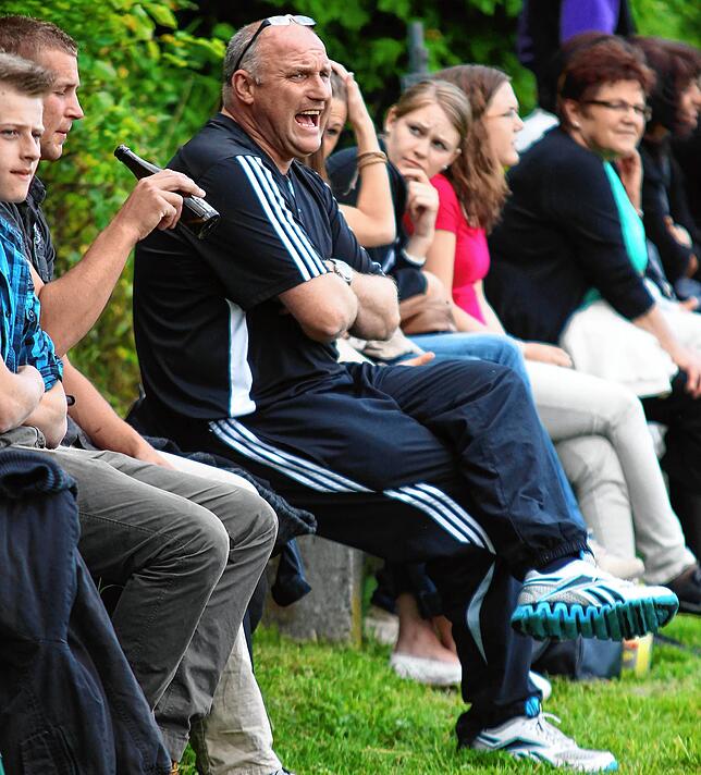 Kult-Trainer: Torsten Stockmann brauchte in seinem ersten Jahr beim Aufsteiger SV Buch gute Nerven. Erst ein Sieg beim TuS Stetten ...