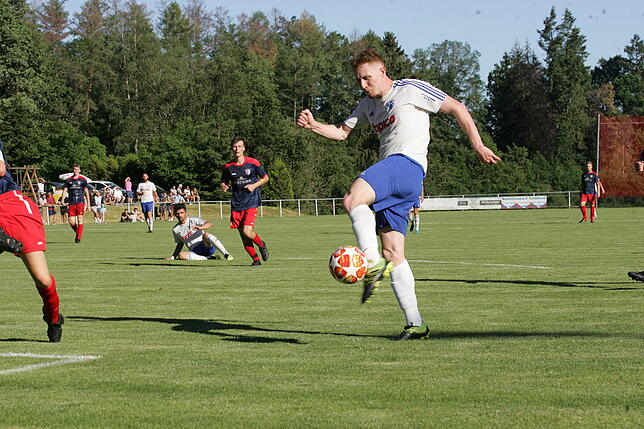 Bild 12: Der FC Schlüchttal feiert einen 5:2-Sieg gegen den TuS Lörrach-Stetten und den Bezirksliga-Aufstieg &ndash; wir haben die Bilder!