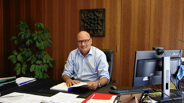 Bürgermeister Michael Rieger in seinem Büro im Rathaus. Er spricht über Herausforderungen, die die Corona-Krise für die Stadt brachte ...