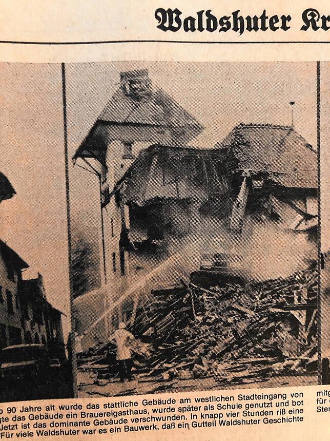 Das Waldshuter Waldschloss, ein ehemaliges Brauereigebäude, das auch als Schule genutzt wurde, wurde am Morgen des 18. Oktober 1980 ...