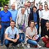 Händler und Vertreter der Stadtverwaltung sowie der IHK und die Innenstadtberaterin Victoria Arens freuen sich über den Startschuss zur ...