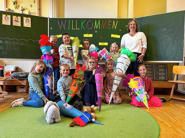 Grundschule Heiligenberg, Klasse 1/2b mit ihrer Klassenlehrerin Susanne Armbruster