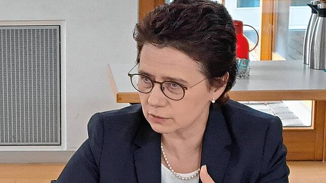 Marion Gentges, Ministerin für Justiz und Migration, sieht keine Gründe, die Abschiebung der fünfköpfigen georgischen Familie aus ...
