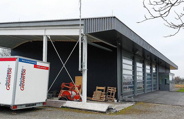 Soll ebenfalls erledigt werden: die endgültige Fertigstellung des Feuerwehrgerätehauses mit Ausbau des Carports am westlichen Ende und ...