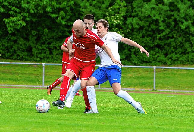 Bild 36: Souveräner 6:1-Erfolg des Tabellenführers FC RW Salem. Wir haben die besten Bilder!
