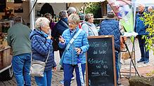 Der Naturparkmarkt auf dem Unterkirnacher Mühlenplatz lädt zum gemütlichen Bummeln und Einkaufen. Regionale Produkte stehen hier im ...