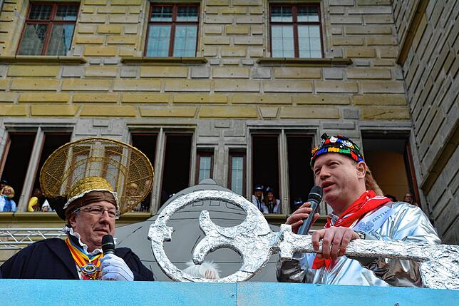 Bild 27: Bilder vom Narrensturm auf das Rathaus in in Überlingen