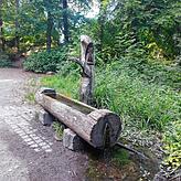 Der Brunnen auf dem Grillplatz oberhalb von Wallhausen.