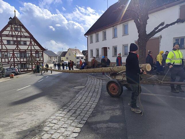 Bild 29: Schmotziger Donnerstag in Mühlingen: Unvergessliche Momente in einzigartigen Bildern!