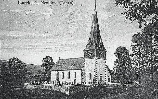 Die Neukircher Kirche (linkes Bild), wie sie sich zwischen den Weltkriegen präsentierte.