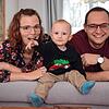 Glückliche Familie: Franziska und Christoph Schwab aus Volkertshausen mit ihrem Sohn Henry.