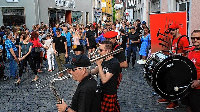(Archivbild) Hier spielt die Musik beim Gassenfreitag in der Niederburg im Juni 2019. Einige Konstanzer fragen sich derzeit: Wird das in ...