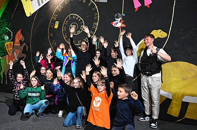Diese närrische Ministrantenschar war wesentlich am Erfolg der Gurtweiler Pfarrfasnacht beteiligt. Zum einen gestalteten sie ein ...