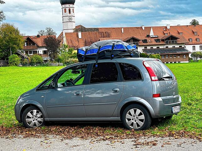 Mit vollgepacktem Auto geht es in Richtung Süden.