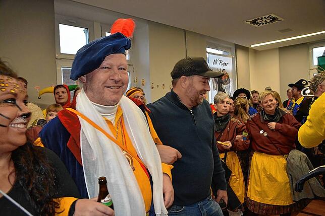 Bild 7: Fasnacht 2025 in Oberuhldingen: So spektakulär war der Rathaussturm – Alle Bilder hier!