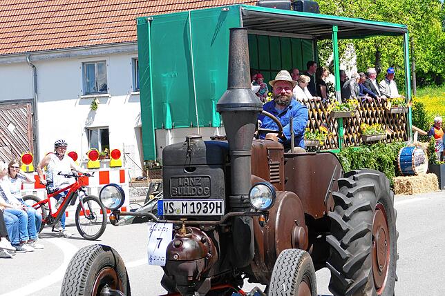 Bild 8: Scheunenfest 2025: Jubiläumsumzug und mitreißende Open Air Musik in Hüfingen-Sumpfohren