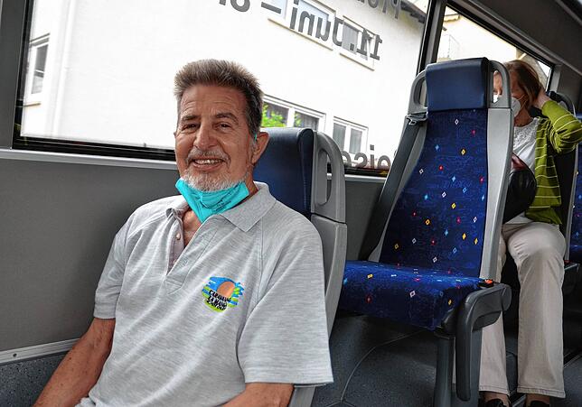 Hansgeorg Fran?ois, der am Gehrenberghang wohnt, freut sich über den Stadtbus. Insbesondere bei Hitze oder an Regentagen erleichtere er ...