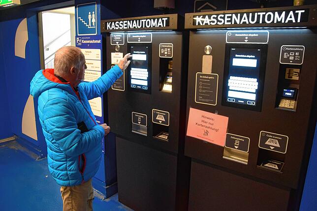 Michael Felix hofft als Parkhauskunde auf ein verständlicheres Zahlungssystem.