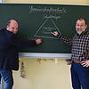 Formulieren Ziele, Wünsche und Themen für die Gemeinschaftsschule Wiestorschule an der Tafel: Schulleiter Jürgen Mattmann (rechts) und ...